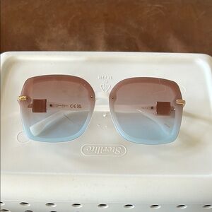 Jessica Simpson never worn Chic Gradient Sunglasses